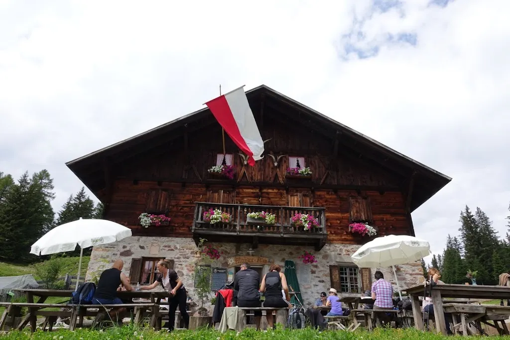 R B_Maiser Alm_Avelengo_review