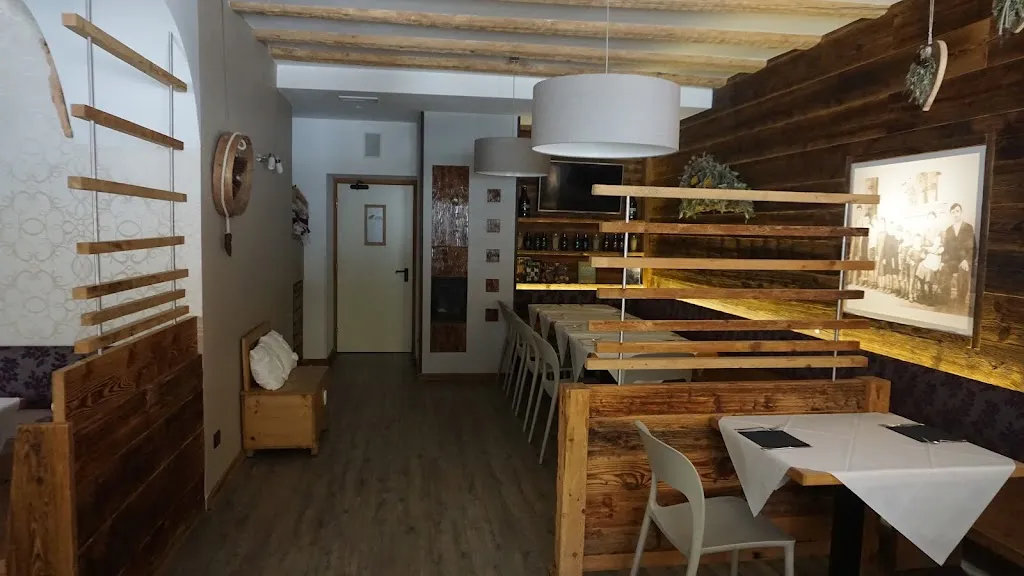 COMPARSA Pizzeria con Birrificio restaurant in Baselga di Pinè