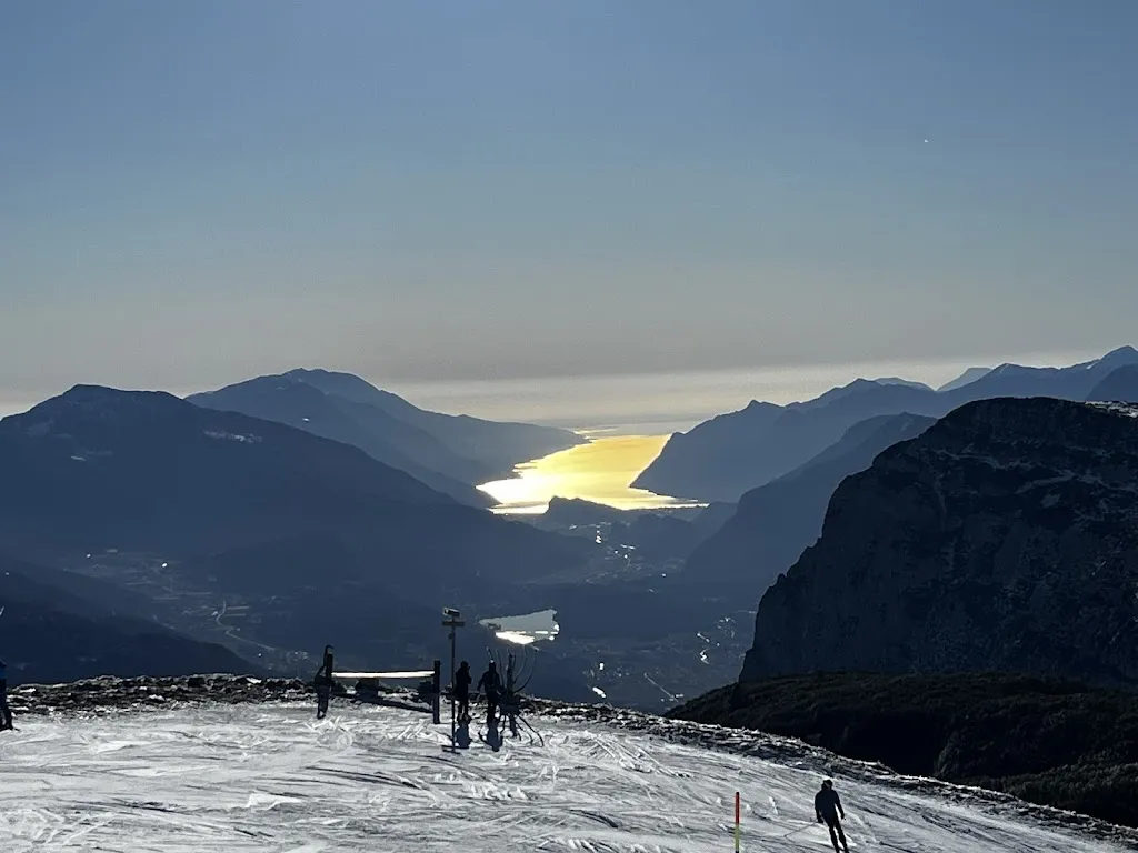 Marcin Mroczek_Rifugio La Roda_Andalo_review