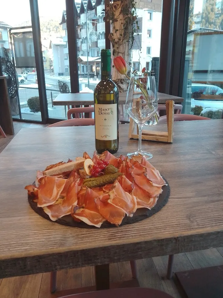 Lucin - food&flower_Andalo_slider_image_2