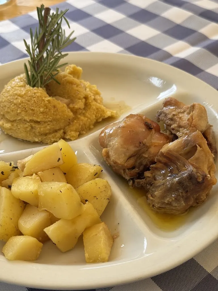 Софія Логвінова_Rifugio La Montanara Tovre Plateau Molveno_Andalo_review