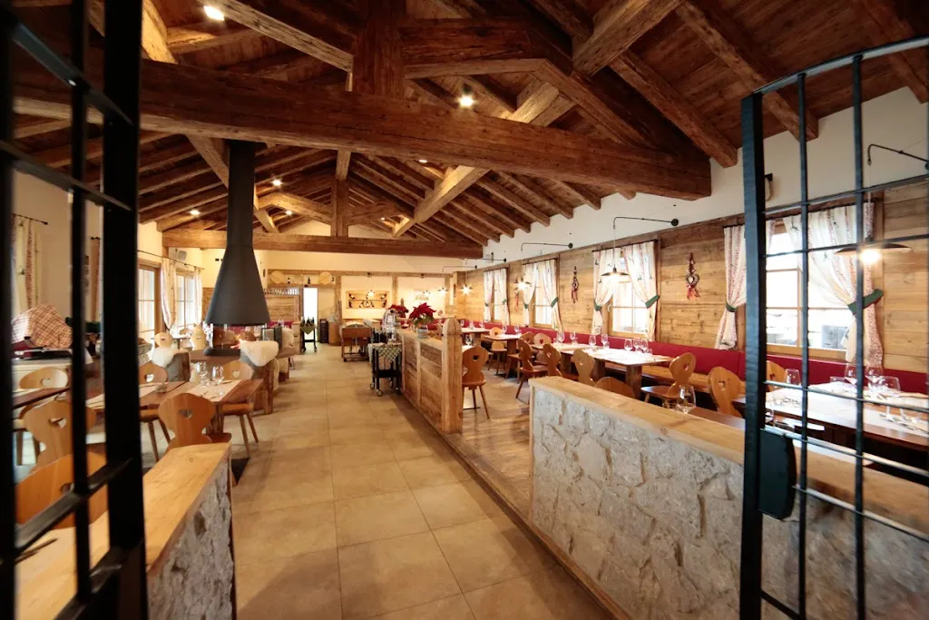 Rifugio Meriz_Andalo_slider_image_1