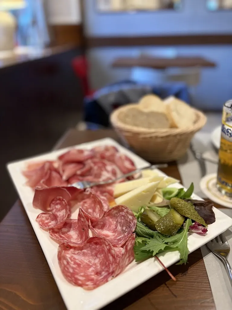 Adrian_RISTORANTE PIZZERIA CAMPO BASE_Andalo_review