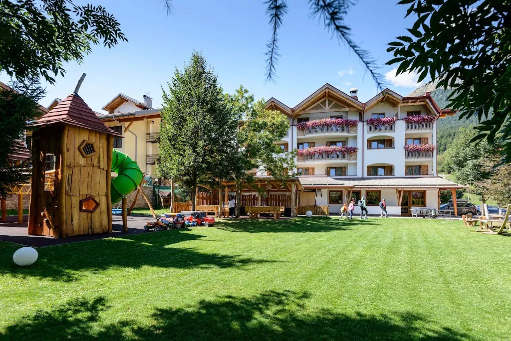 Hotel Ambiez_Andalo_slider_image_1