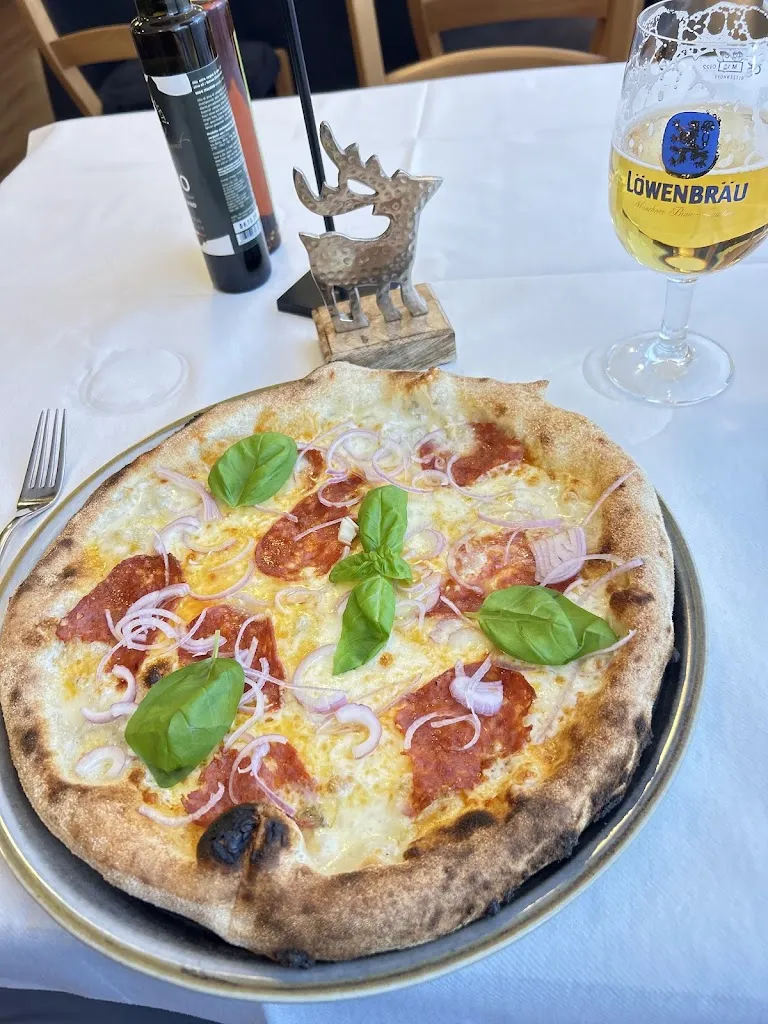 MIGUEL V S_Chalet Tower Pub - Club, Ristorante & Pizzeria_Andalo_review