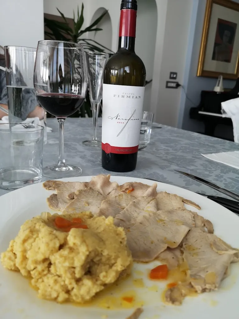 Home Restaurant La casa del Poeta _Bosentino-Migazzone_slider_image_2