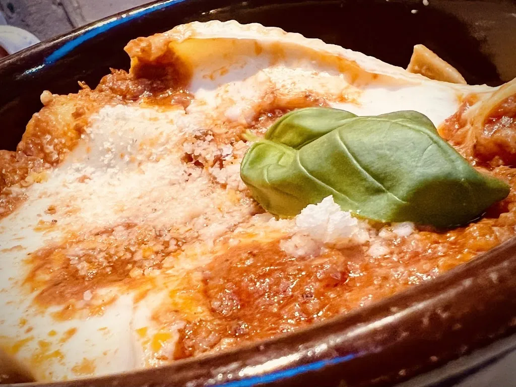 Hanelore Klein_Cafe Bar Maggio_Bolognano-Vignole_review