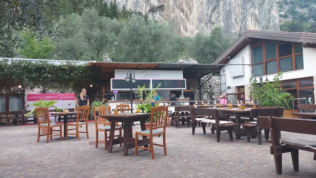 Seesons ristorante & Lounge Bar restaurant in Bolognano-Vignole