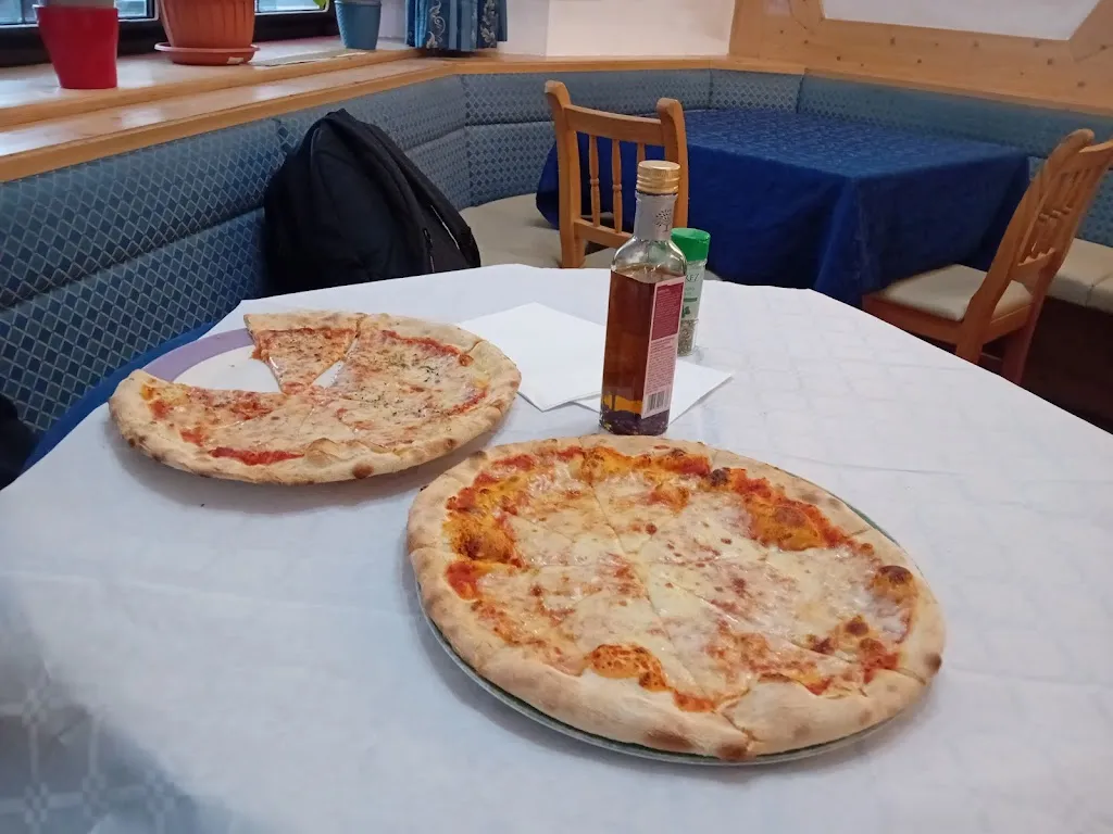 Ristorante/pizzeria centrale_Borgo Valsugana_slider_image_3