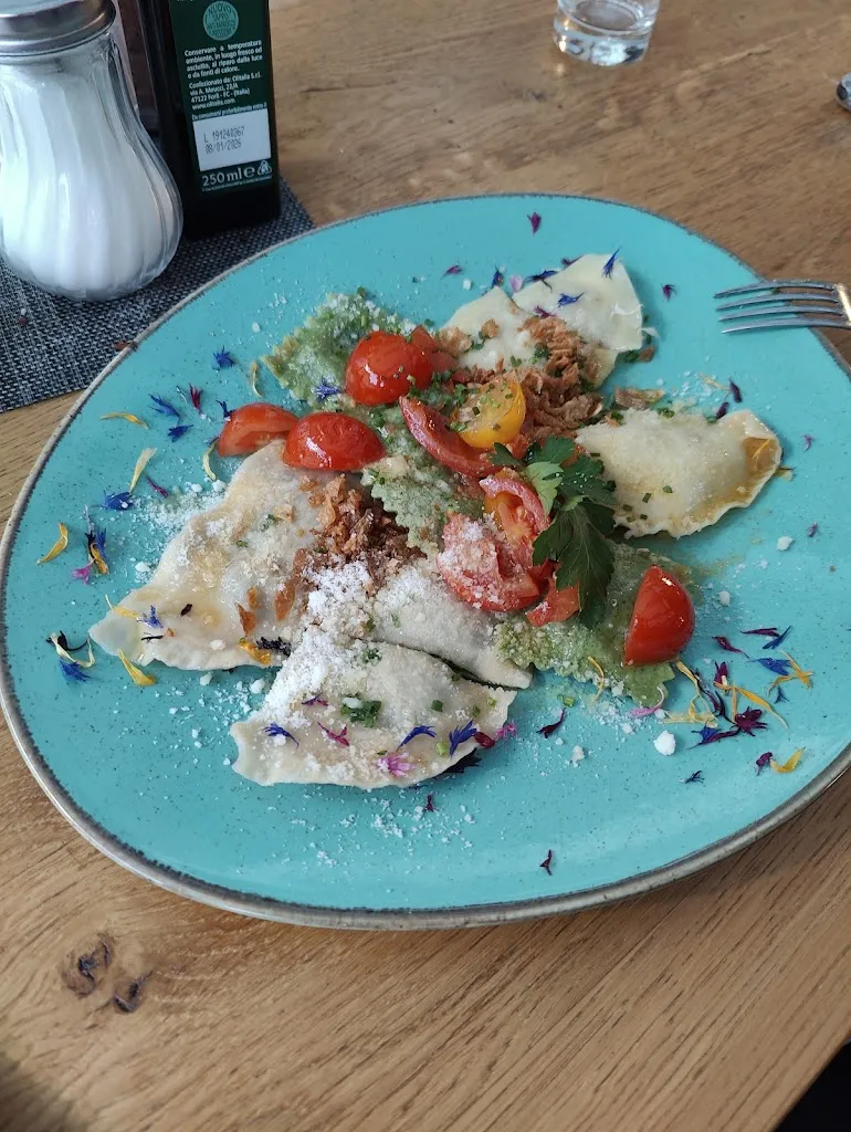 Jeniffer Mazariegos_Pizzeria Restaurant Cafe Bar Max_Brennero - Brenner_review