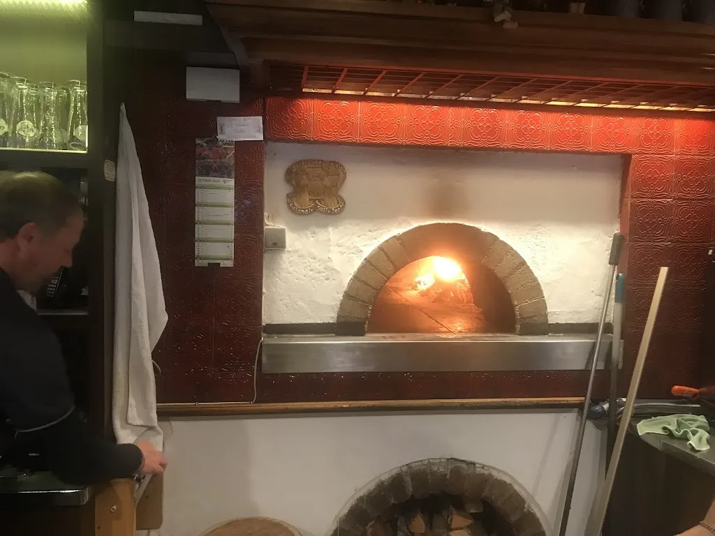 Evgenii Konev_Bar Pizzeria Restaurant Terminus_Brennero - Brenner_review