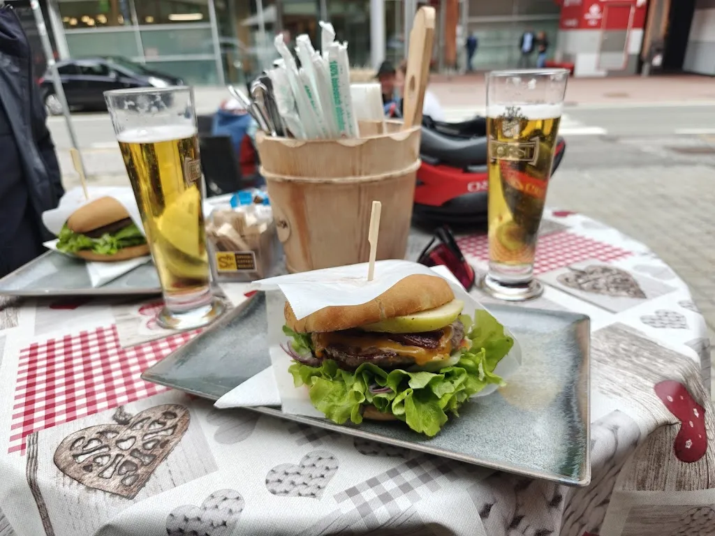 Louis Chan_Imbiss beim Luis_Brennero - Brenner_review