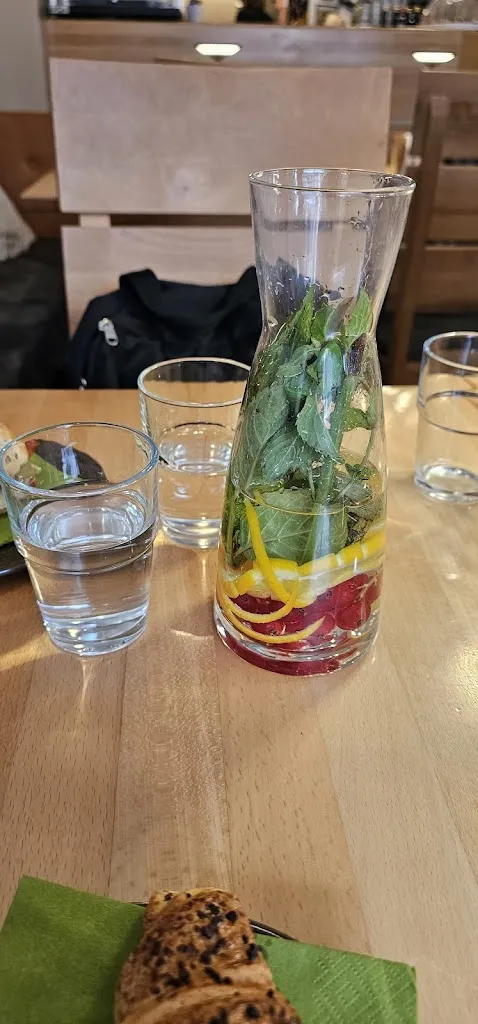 V R_Bar Anita_Brennero - Brenner_review