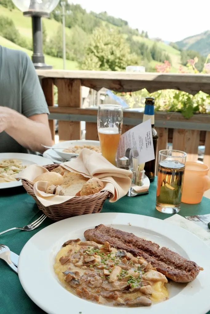 R. Astrid_Trattoria Mösslhof Alto Adige_Braies_review