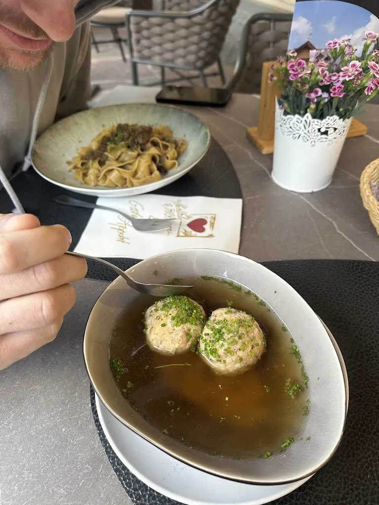 Pavlína Baudyšová_Gasthof Dolomiten_Braies_review