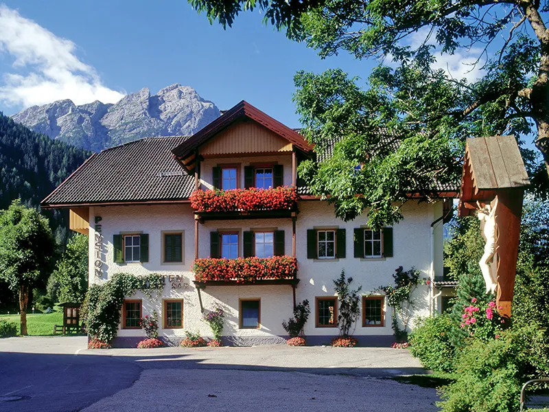 Gasthof Dolomiten restaurant in Braies