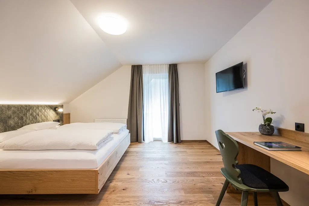 Gasthof Dolomiten_Braies_slider_image_3