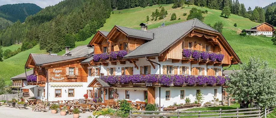 Speckstube Eggerhof restaurant in Braies