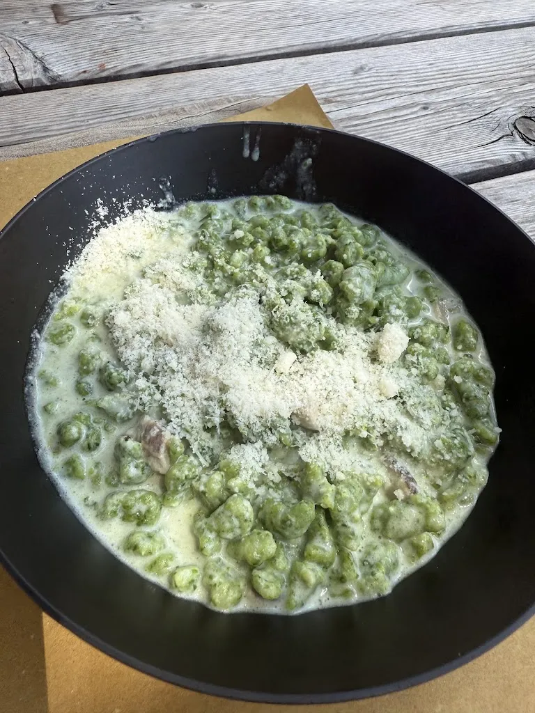 Grace Li_Emmas Bistro_Braies_review