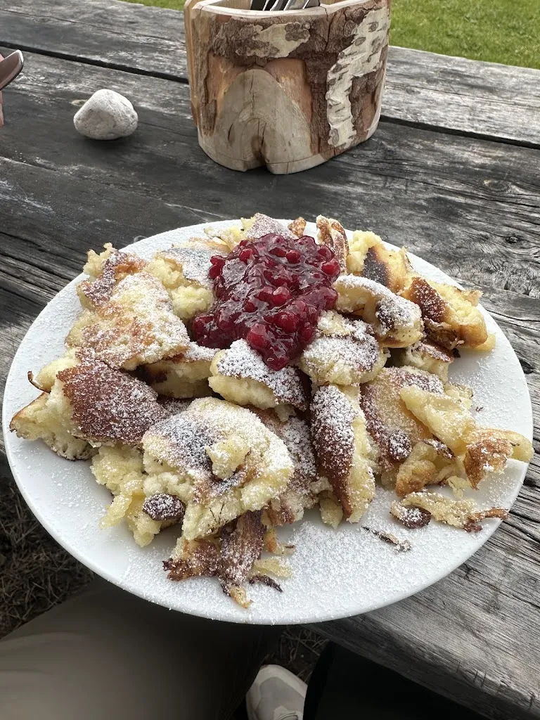 Josh Brucker_Hochalpenhütte Fojedöra_Braies_review