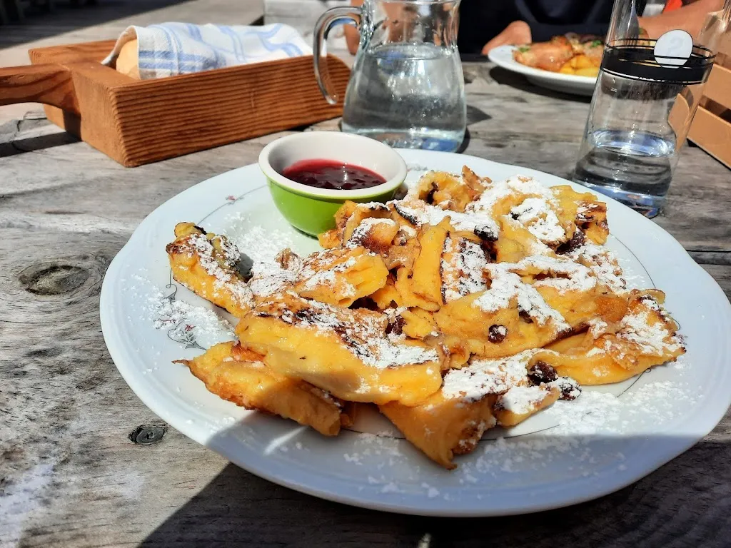 Sara_Stolla Lodge_Braies_review