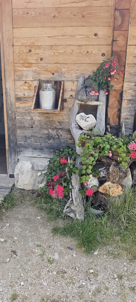 Petra_Stolla Lodge_Braies_review