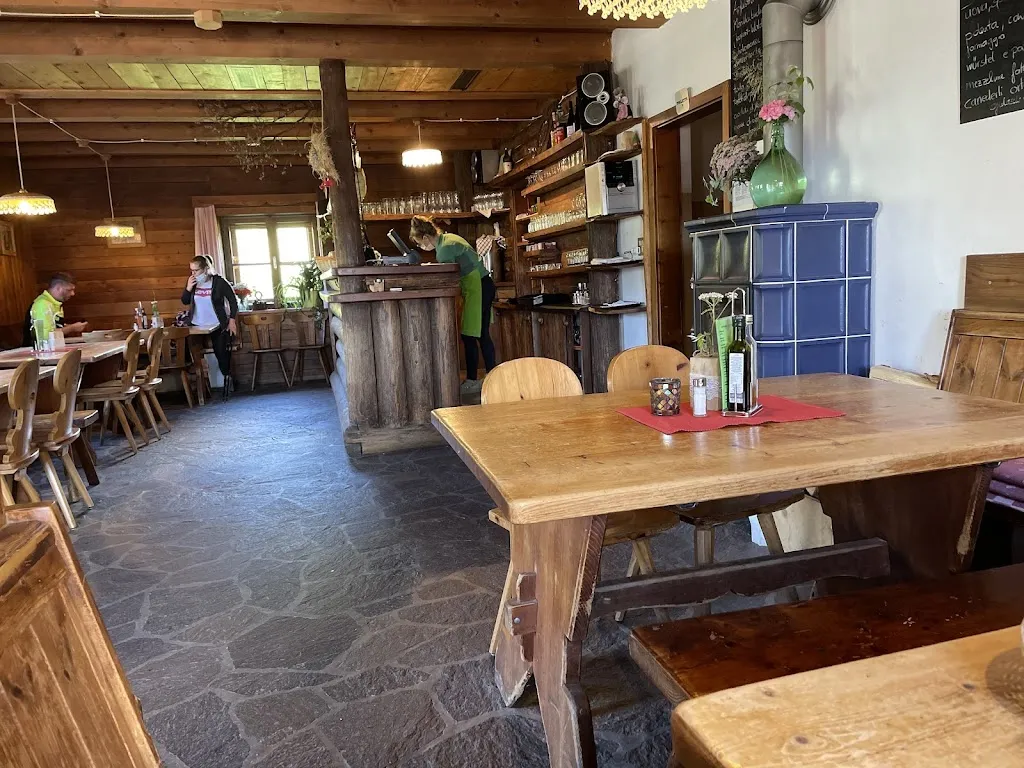 Taistner Alm restaurant in Braies