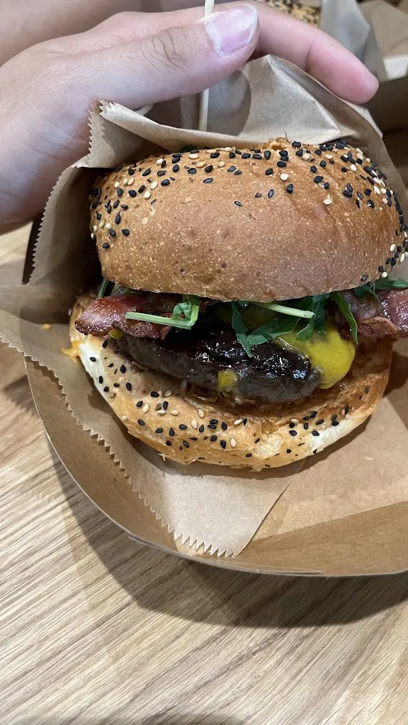 Ethan Lau_Eirisch Grill_Braies_review