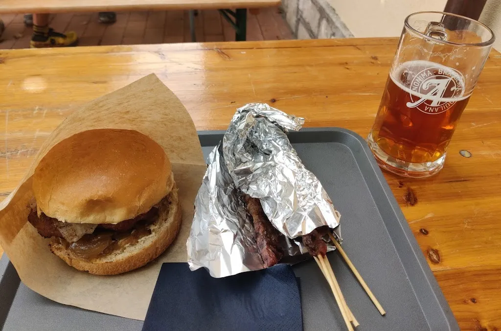 Mario Campagna_“Mo'Sci” Bar_Castelvecchio Calvisio_review