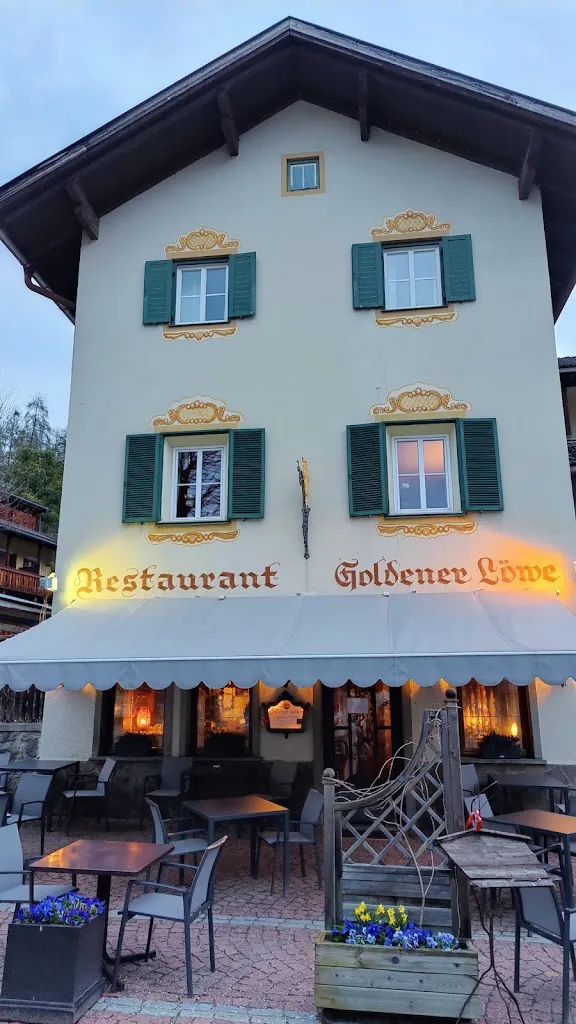 MIHIR SATHE_Goldener Löwe_Braies_review