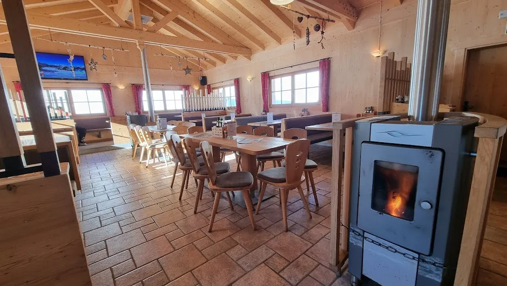 Huiba Hitte restaurant in Braies