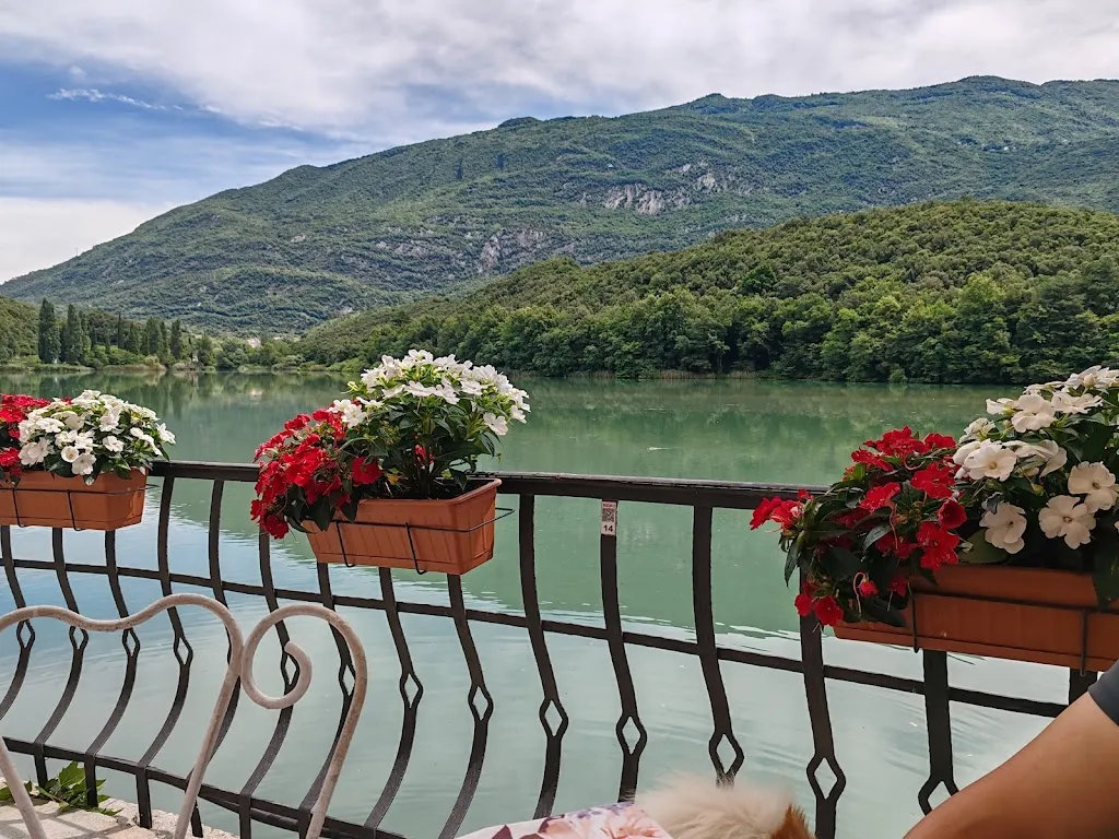 Doreen Ssegonga_Ristorante Bar Castel Toblino_Calavino_review