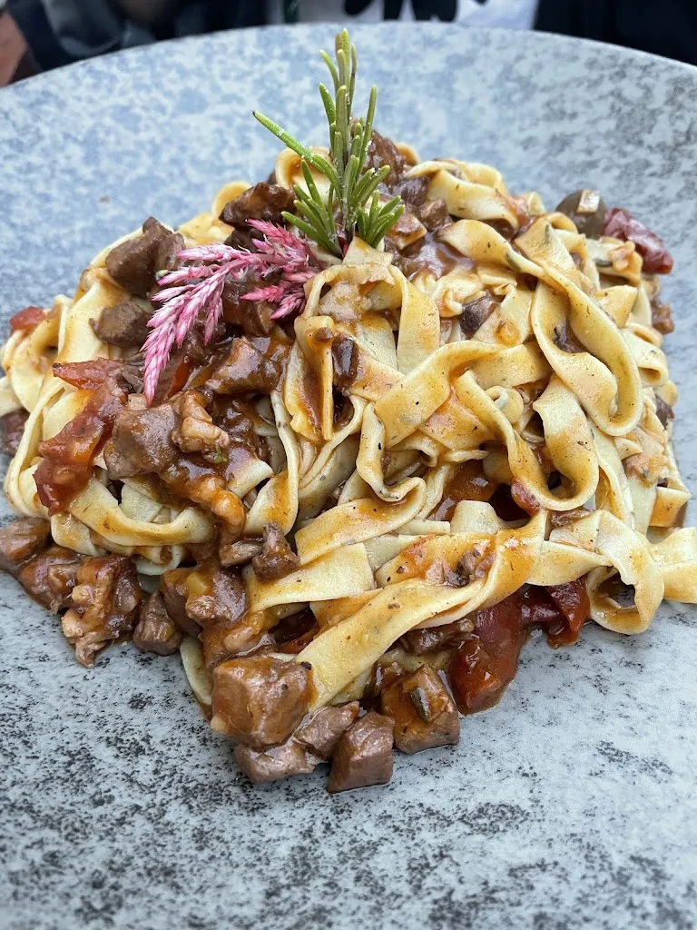 Hanh Nguyen_Restaurant Pizzeria Kutscherhof_Bressanone_review