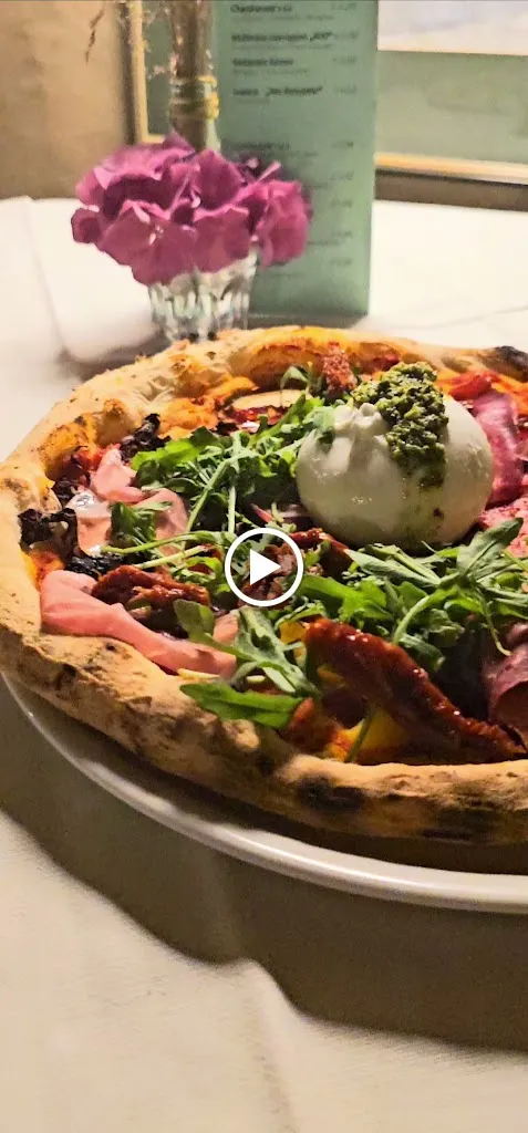 Pizzeria Restaurant Hofkeller_Bressanone_slider_image_2