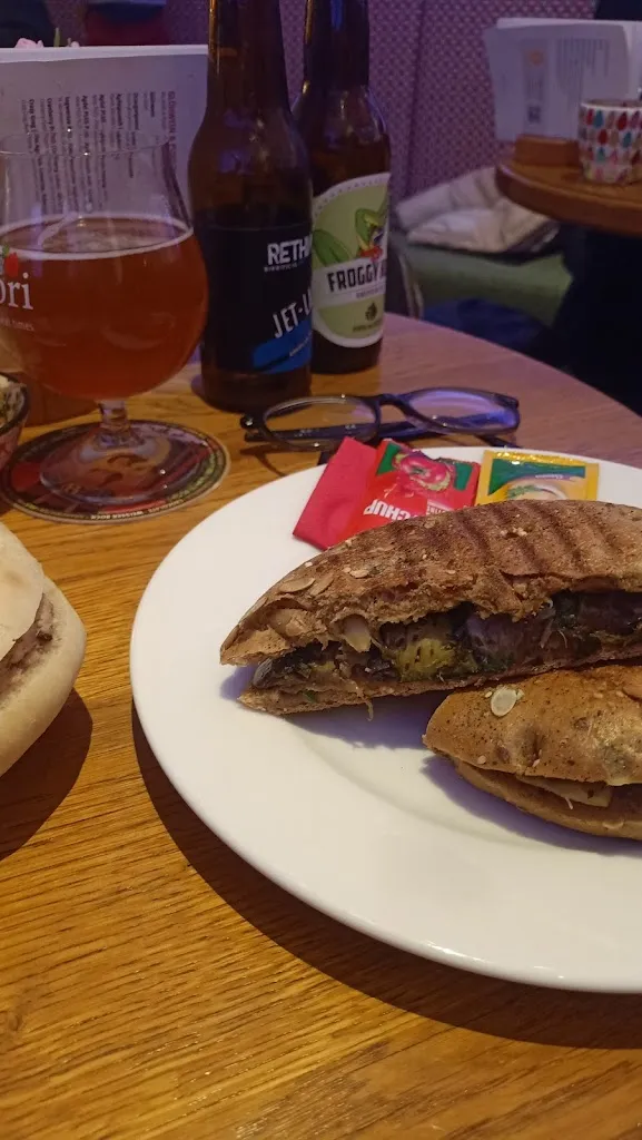 Gareith Stanley_3fiori café & craft beer bar_Bressanone_review