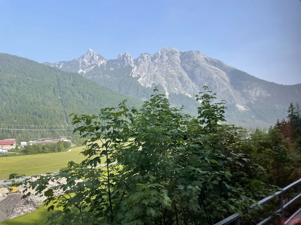 Ling Lui_Dining & Living Alpenrose_Bressanone_review