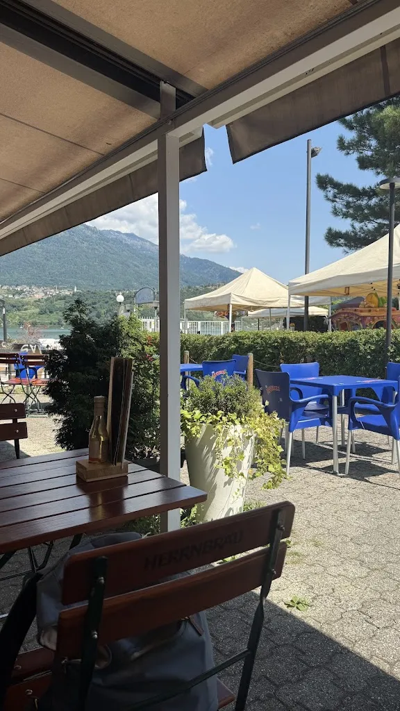 Pizzeria Ristorante Alle Barche restaurant in Calceranica al Lago