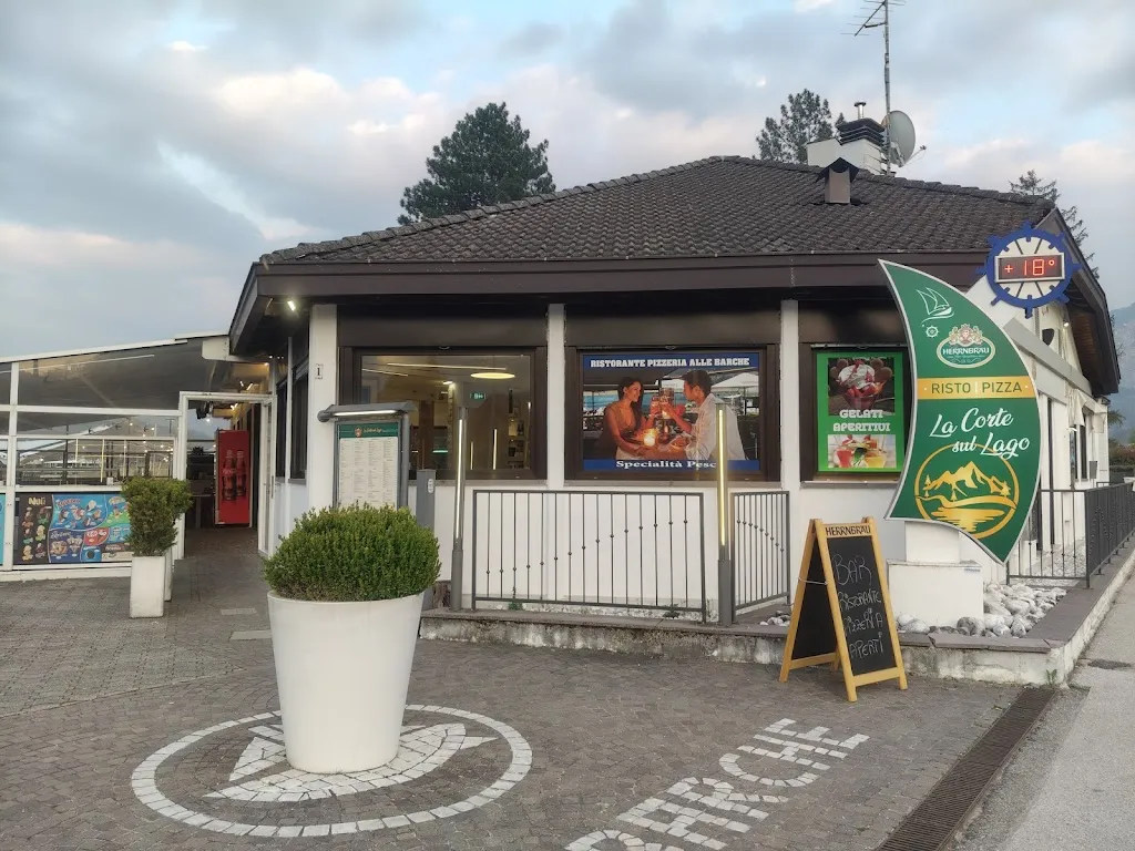 La Corte Sul Lago restaurant in Calceranica al Lago