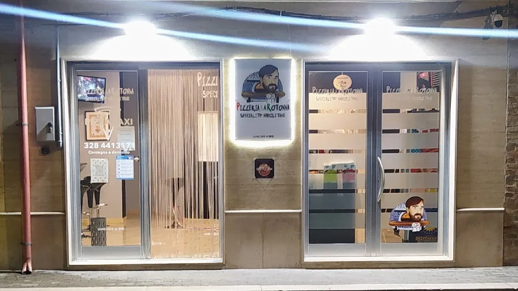 Pizzeria La Rotonna restaurant in Lucera