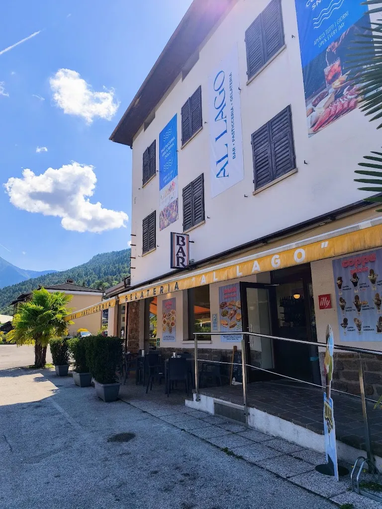 Umberto_Bar Pasticceria Gelateria Al Lago_Calceranica al Lago_recensione
