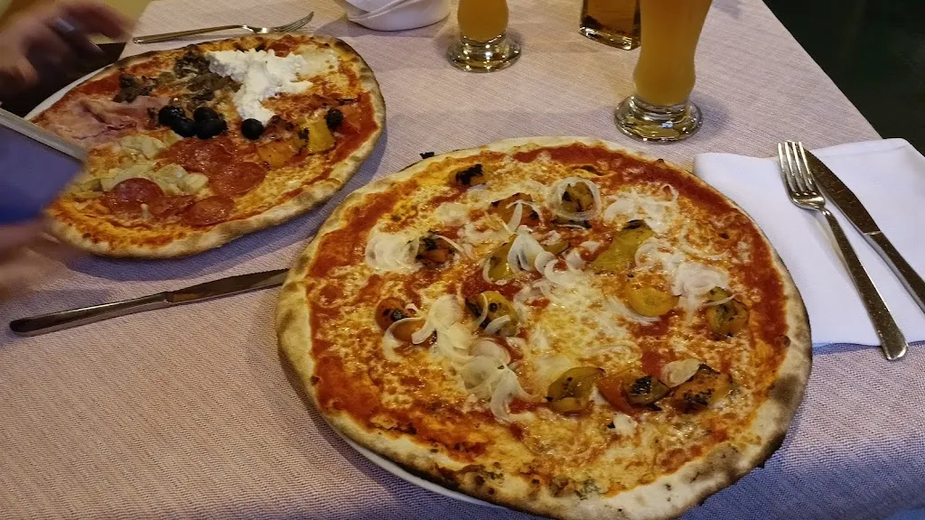 Pizzeria ristorante alla Torre restaurant in Caldonazzo