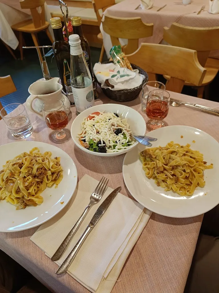 Pizzeria ristorante alla Torre_Caldonazzo_slider_image_3