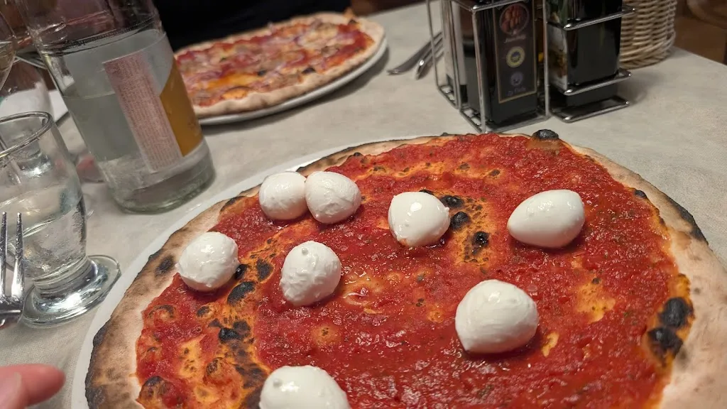 Jolly pizzeria ristorante_Calliano_slider_image_3