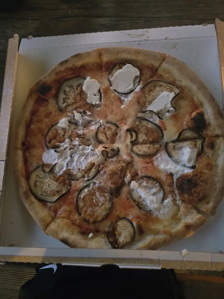 Lucy Guenther_ZUBYZ_Calliano_review