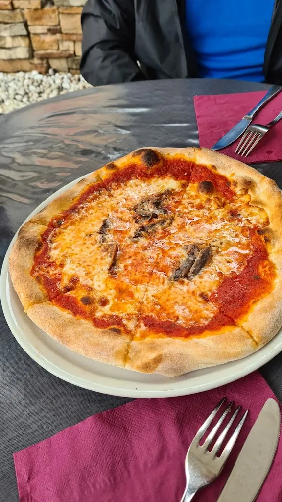 Luna Rossa Pizzeria Bar ristorante_Brunico_slider_image_2