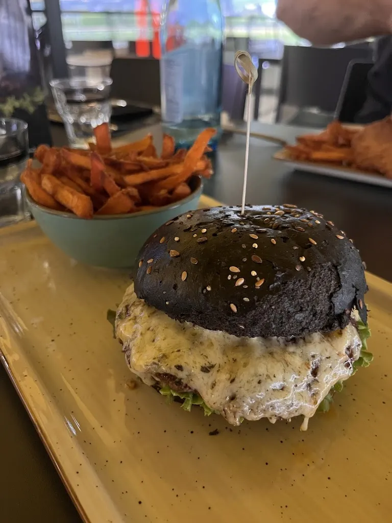 Nika_Bar ristorante Go West Bruneck_Brunico_review