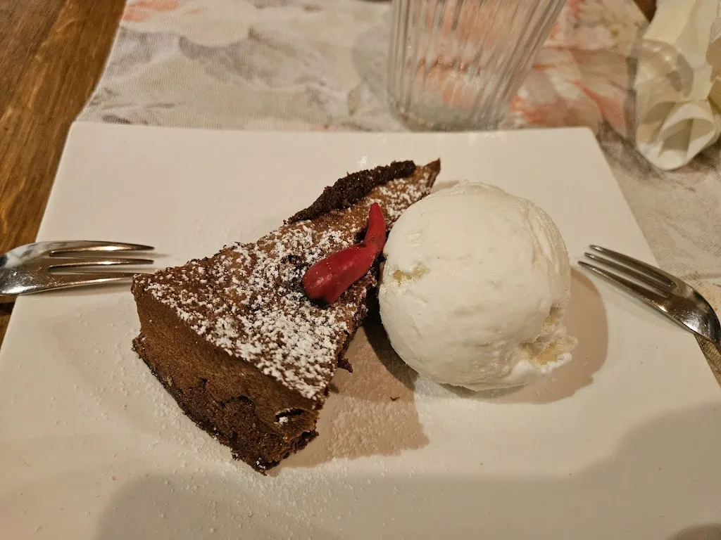 Traveller With senses_Der Keller Pizzeria_Brunico_review