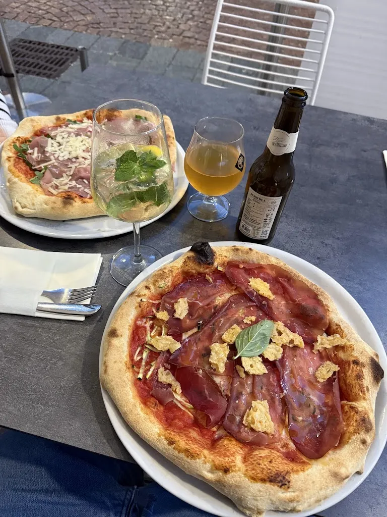 Der Keller Pizzeria_Brunico_slider_image_3