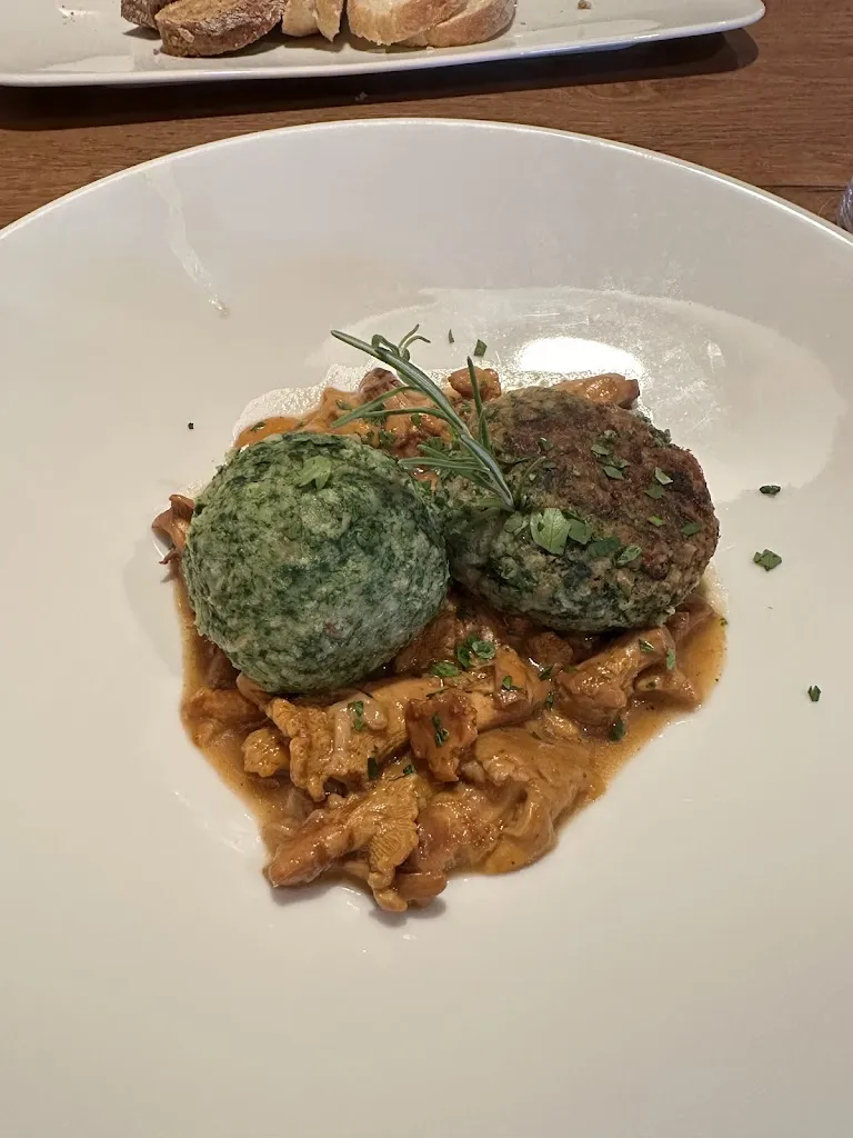 Valeriia Miasoiedova_Restaurant RISCHON_Brunico_review