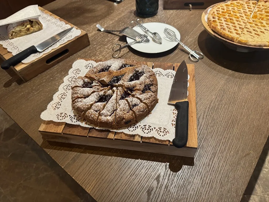 Brett Walker_Hotel ANDER_Brunico_review